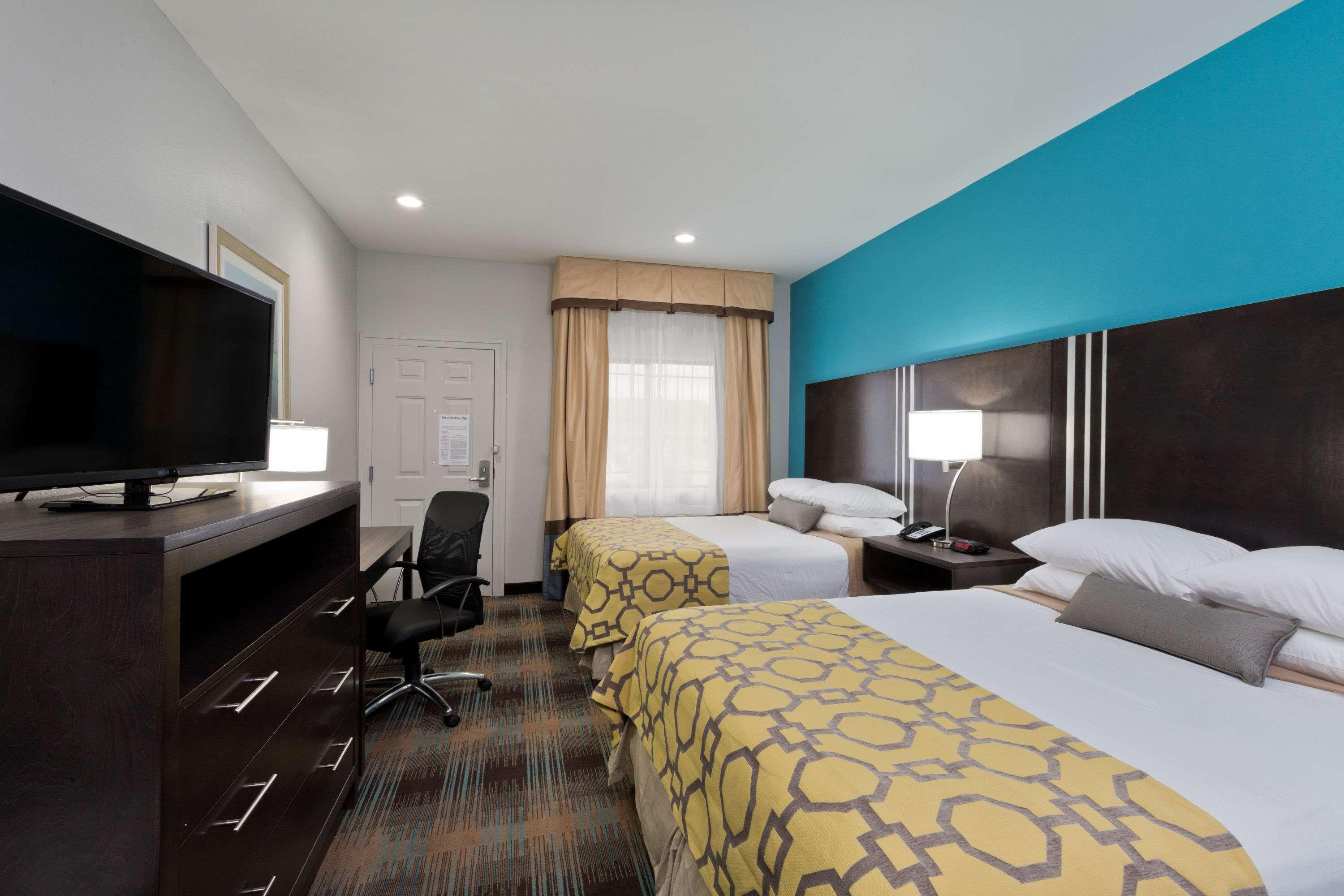 Hotel Baymont By Wyndham Bryan College Station Exterior foto