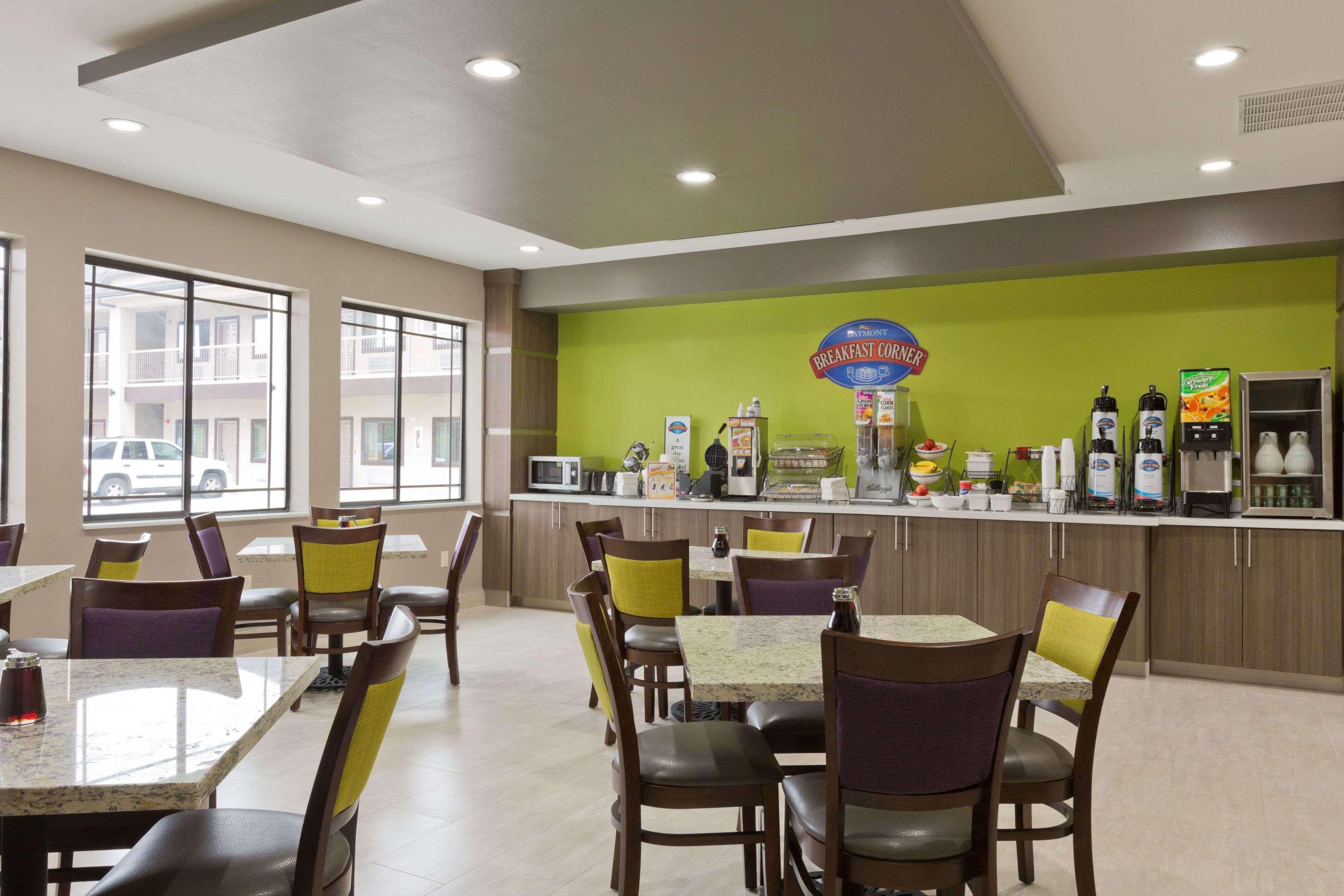 Hotel Baymont By Wyndham Bryan College Station Exterior foto
