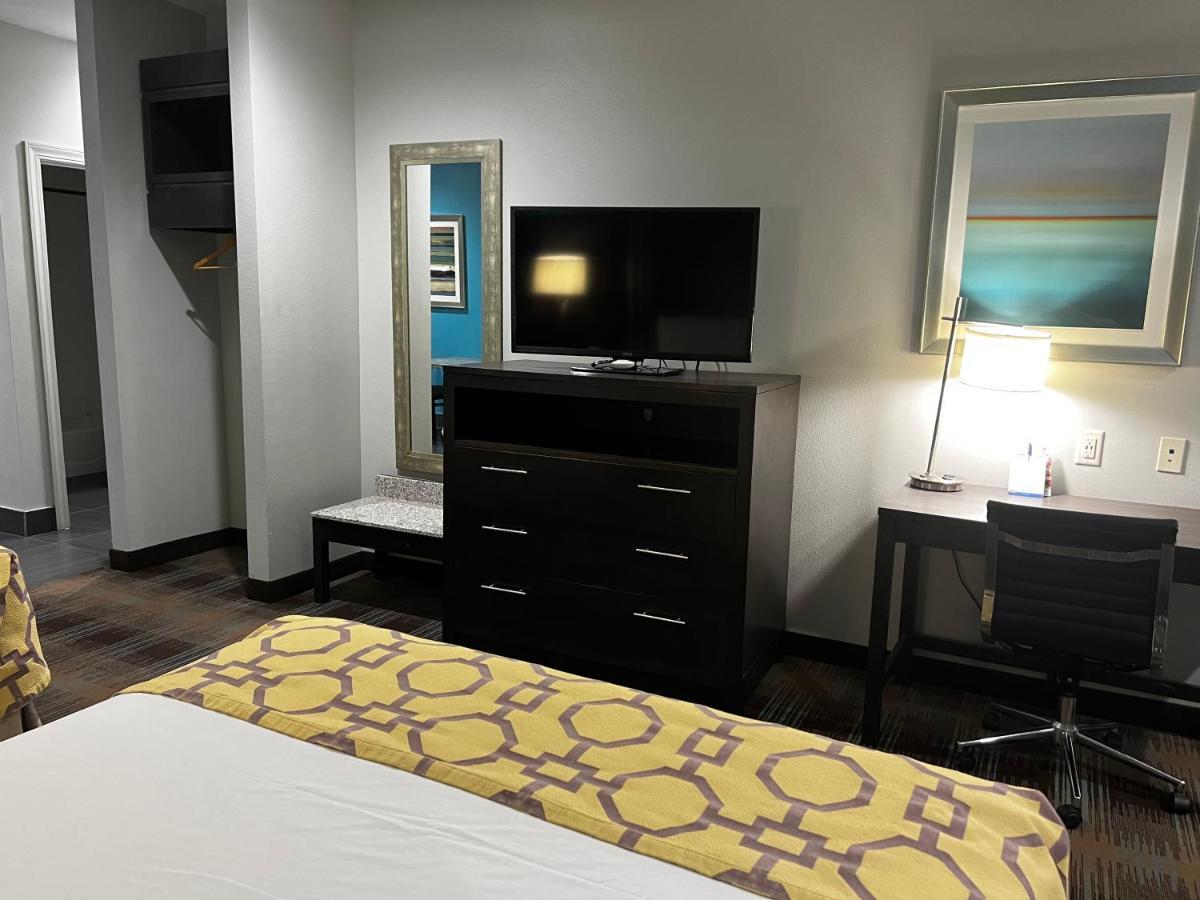 Hotel Baymont By Wyndham Bryan College Station Exterior foto